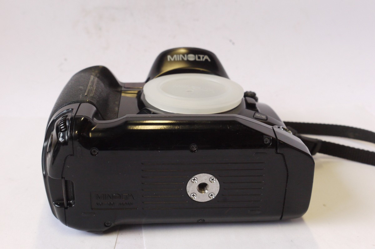 mwclassiccameras-20240927-41 Minolta Dynax 800si 35mm SLR body + body cap & neck strap