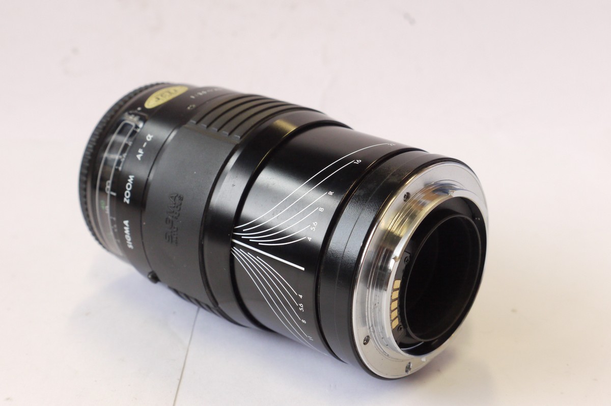 Sigma 35-135mm f3.5-4.5 Zoom lens in Minolta/Sony A mount + rear 