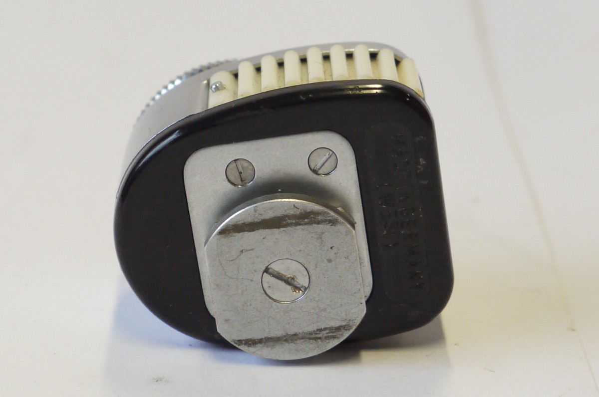 mwclassiccameras-20240927-99 Kodak Kodalux L selenium cell shoe mounting Exposure meter + Kodak case