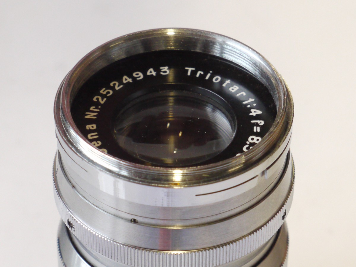mwclassiccameras-20241018-118 Carl Zeiss Jena 8.5cm f4 Triotar single coated all chrome lens for Contax II/Ia/III/IIIa + leather case with key lock