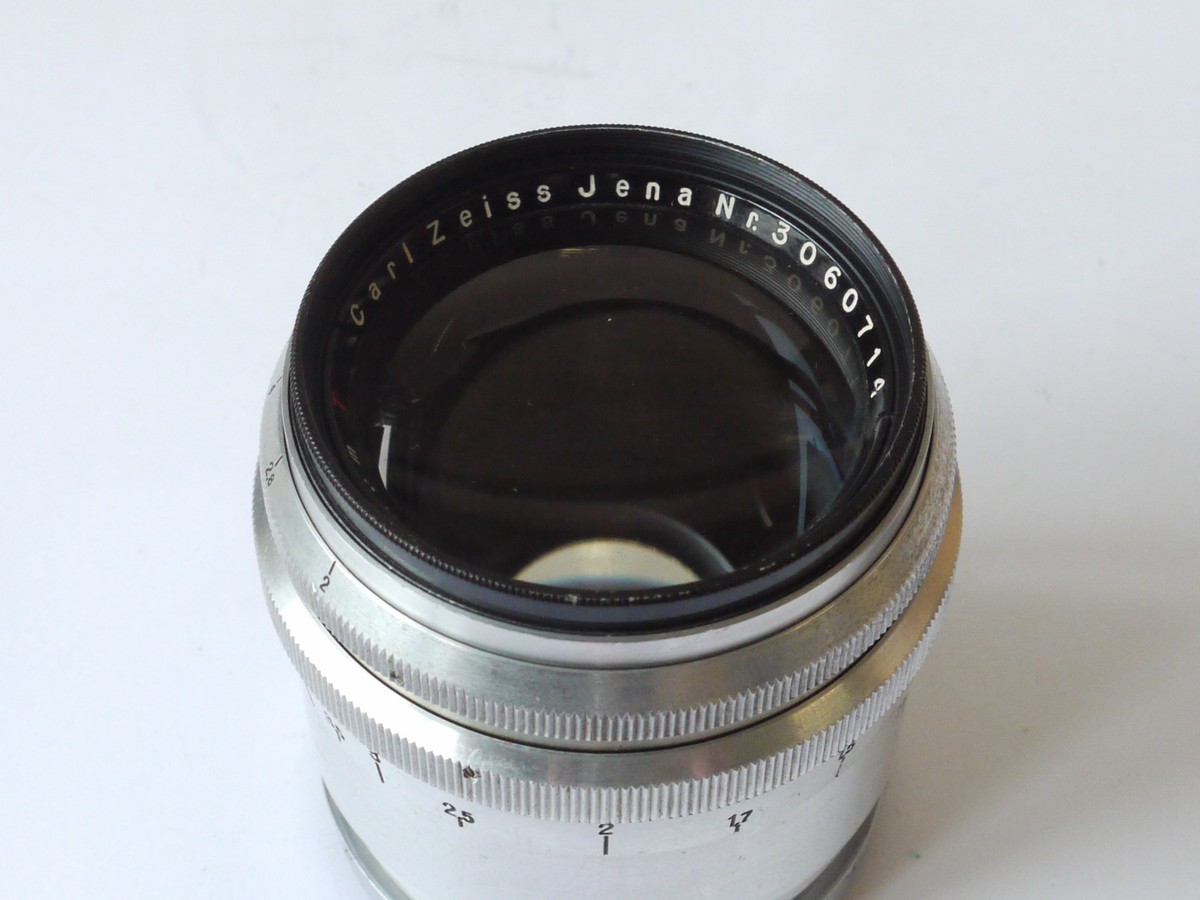 mwclassiccameras-20241018-123 Carl Zeiss Jena 8.5cm f2.8 Sonnar c1947 coated chrome lens for Contax Rangefinder cameras + Zeiss Caps