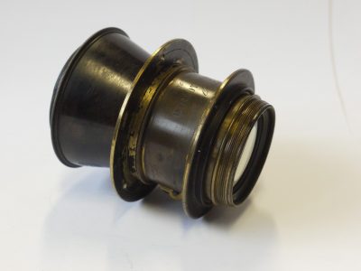 Ancien Mon Jamin Darlot Paris Cone Centralisateur Portait/Landscape brass lens (No.15703) with rack & pinion focusing. Height is 10cm. Glass Diameter is 5cm. RARE