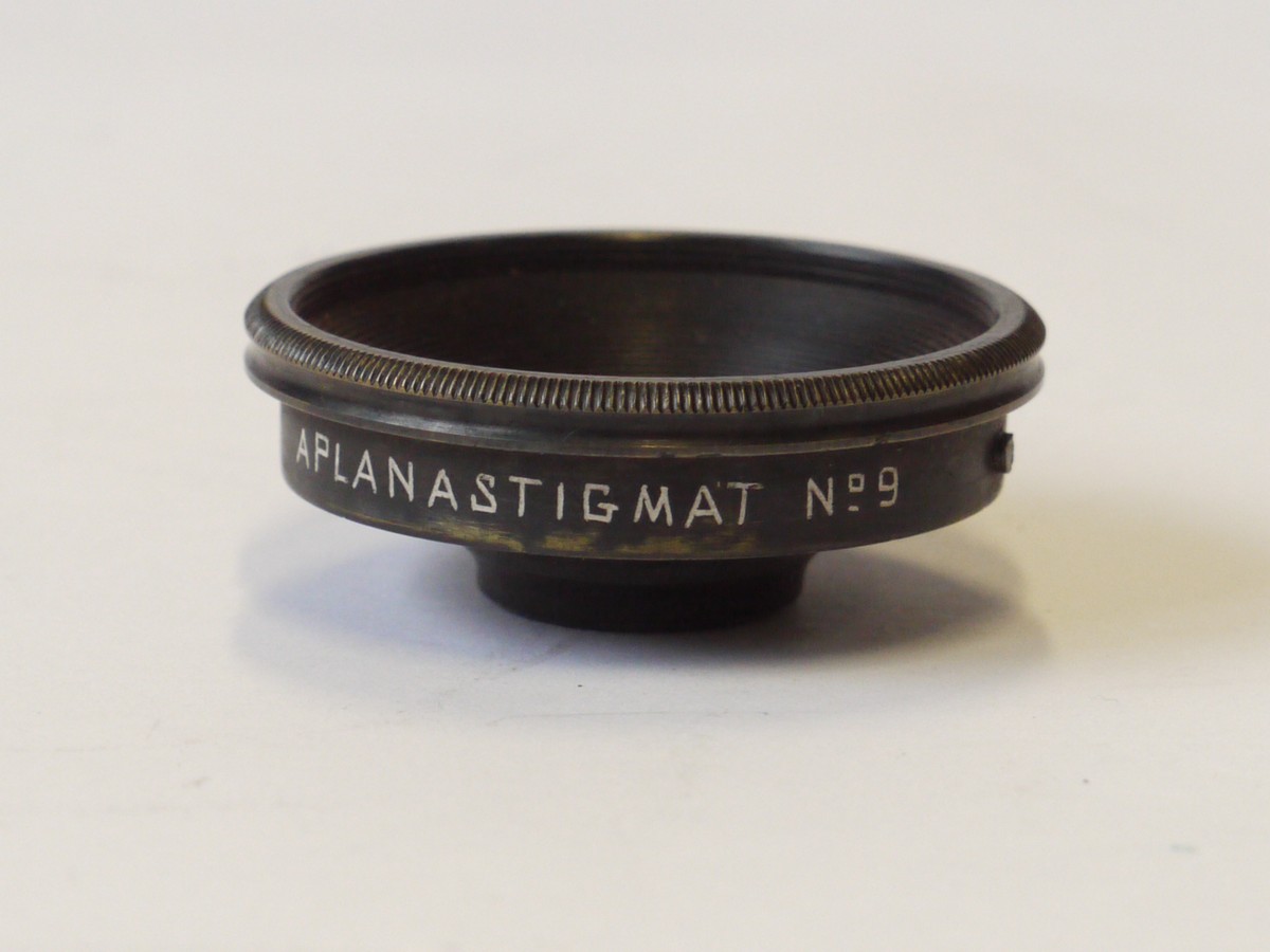 mwclassiccameras-20241018-41 Hermagis Trousse Aplanastigmatique No.7 Brass casket lens set with bayonet fittings lenses. Main lens has Iris Diaphragm with scales for 120, 143, 163 & 210mm + 200, 260 & 390mm + Yellow filter & Outfit case