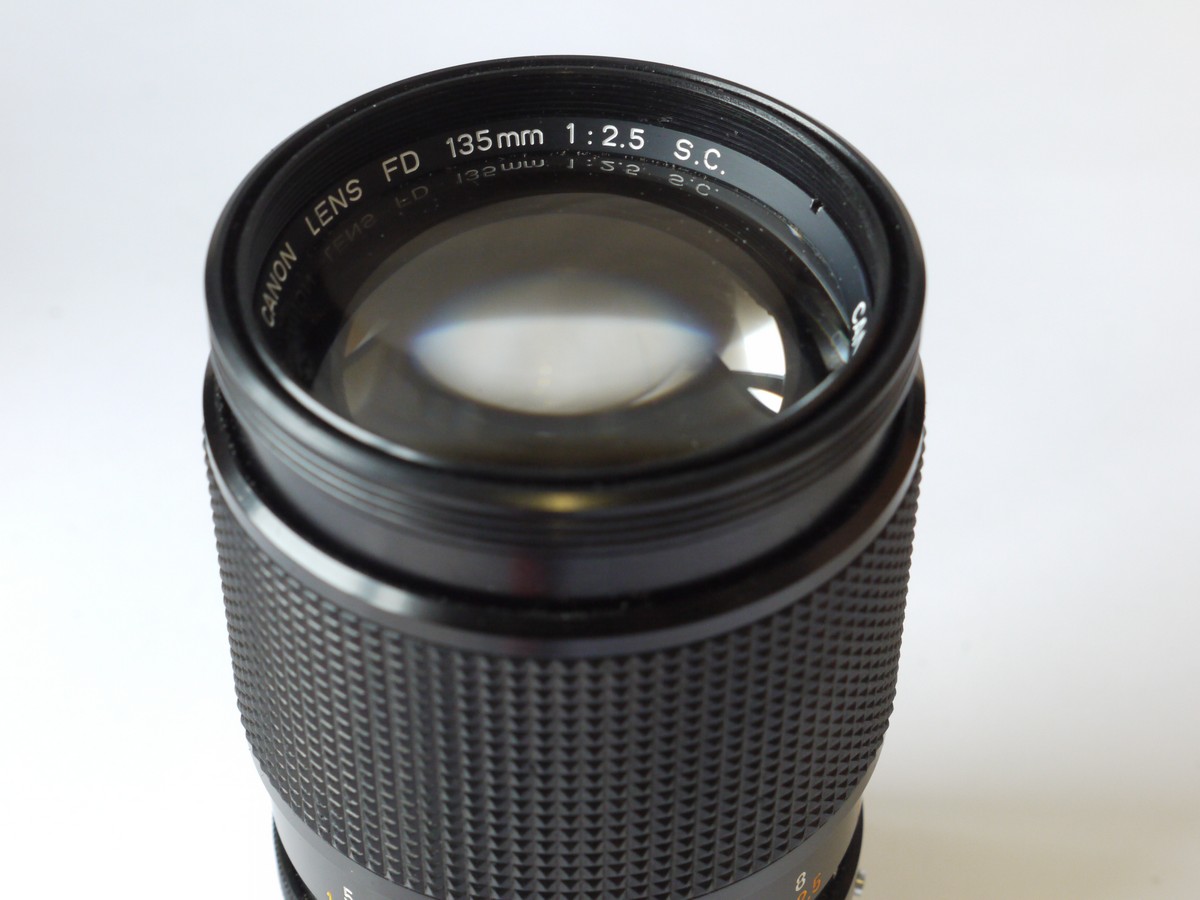 mwclassiccameras-20241018-81 Canon 135mm f2.5 S.C. manual focus FD Breechlock mount lens + Canon Caps & Case