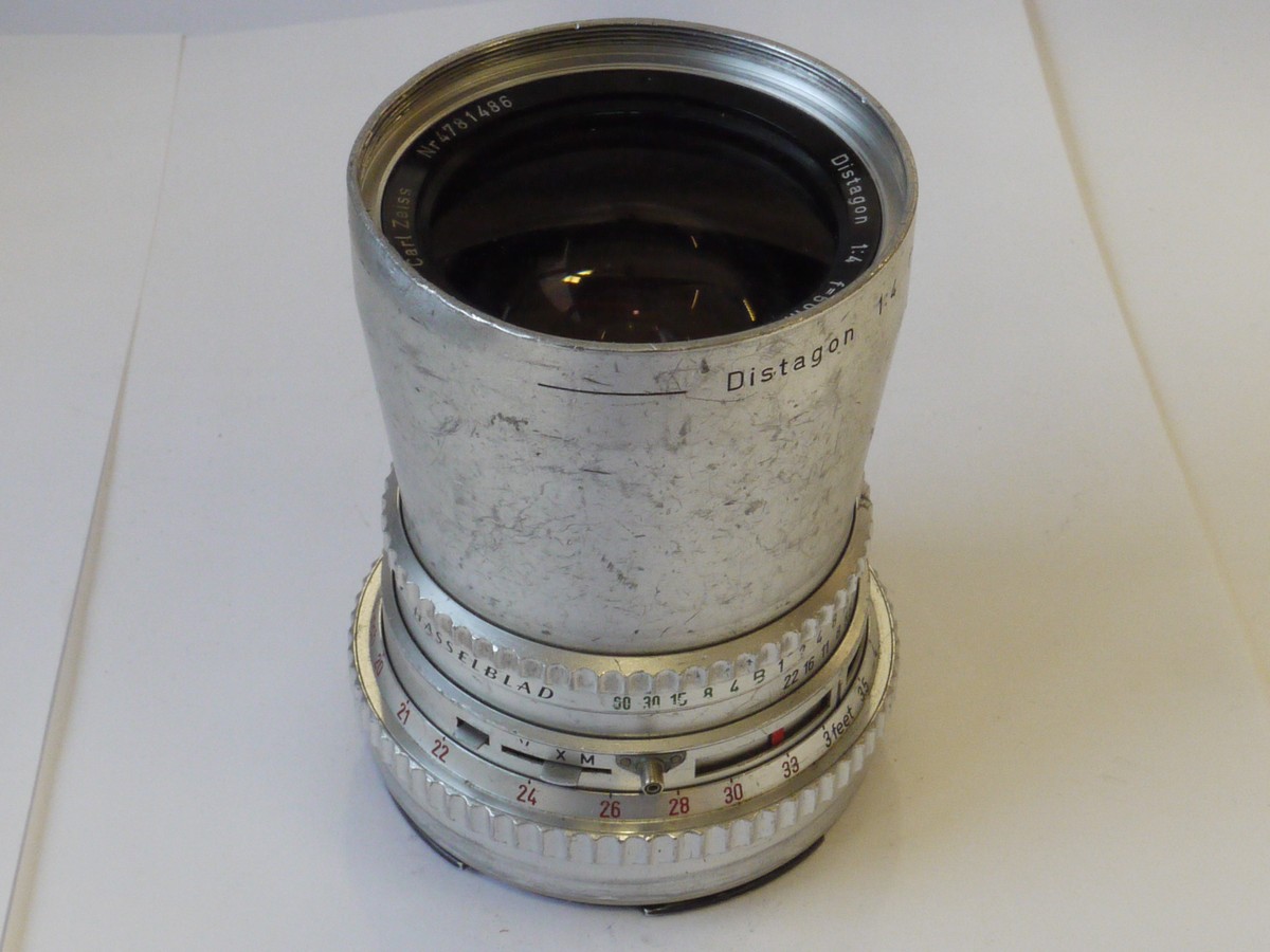 mwclassiccameras-20241025-153 Hasselblad Carl Zeiss 50mm f4 Distagon C chrome V Series lens for Hasselblad + rear cap