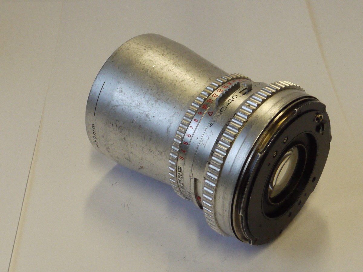 mwclassiccameras-20241025-155 Hasselblad Carl Zeiss 50mm f4 Distagon C chrome V Series lens for Hasselblad + rear cap
