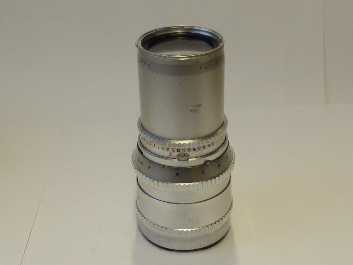 mwclassiccameras-20241025-158 Hasselblad Carl Zeiss 250mm f5.6 Sonnar chrome V mount lens + makers caps