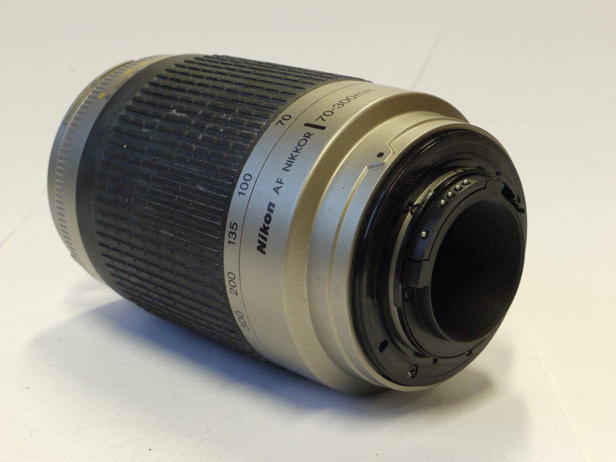mwclassiccameras-20241025-264 Nikon 70-300mm f4-5.6G AF Nikkor Silver Grey coloured lens + bayonet lens hood