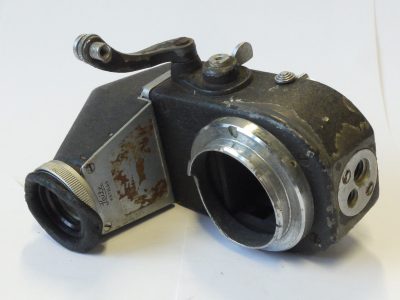 Leitz Visoflex 2 Reflex Housing with Leica M mounts + interchangeable Eye-Level finder. Needs cleaning/restoration, but is still usable now