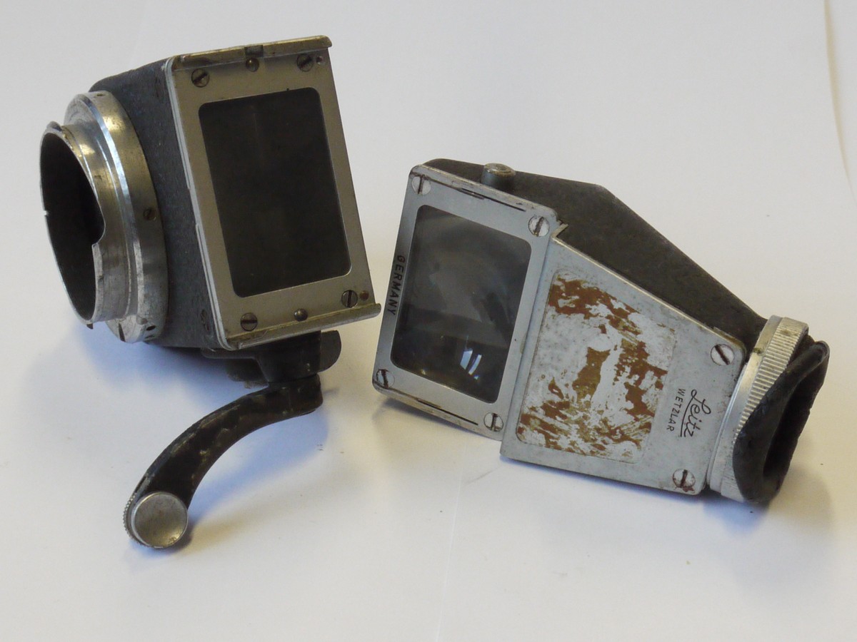 mwclassiccameras-20241101-106 Leitz Visoflex 2 Reflex Housing with Leica M mounts + interchangeable Eye-Level finder. Needs cleaning/restoration, but is still usable now