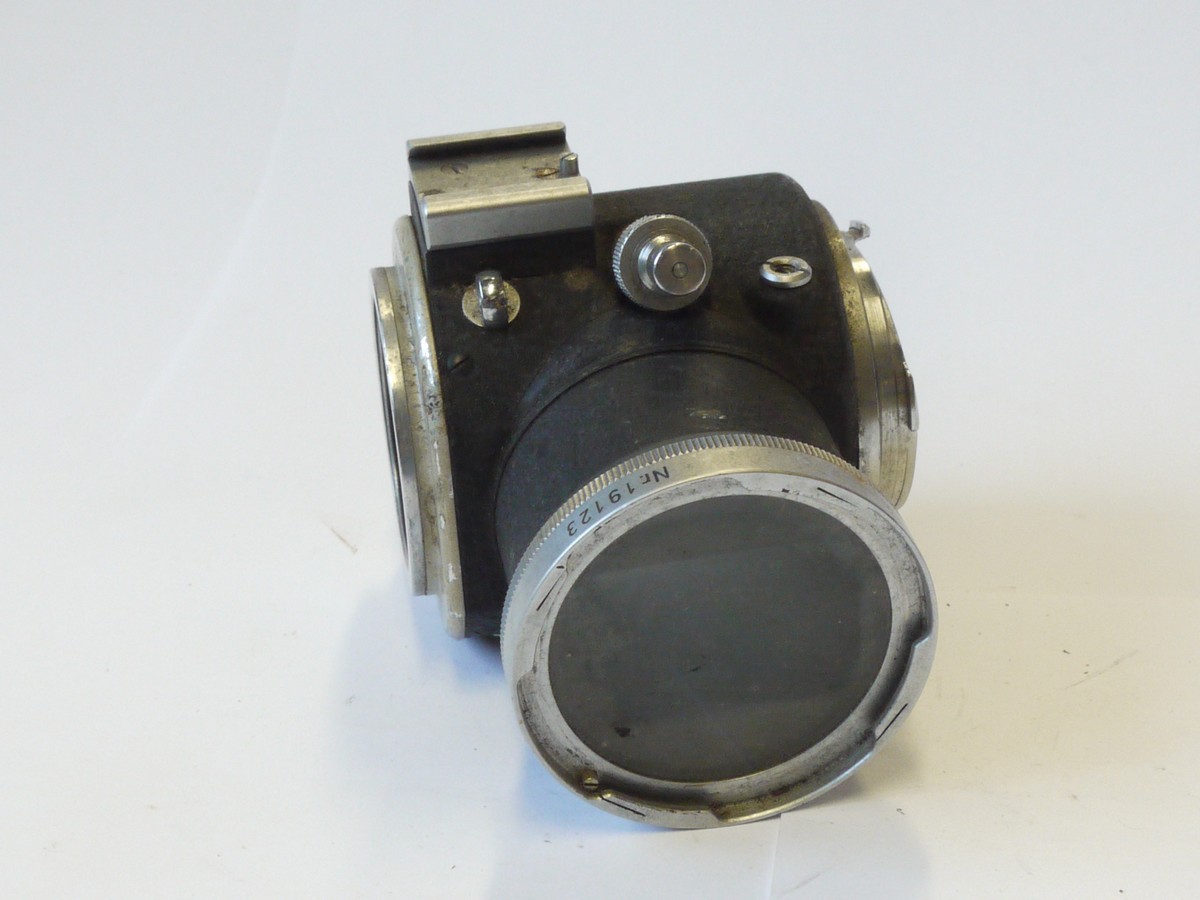mwclassiccameras-20241101-110 Leitz Visoflex 1 Reflex Housing with M Camera bayonet & L39 screw lens mount