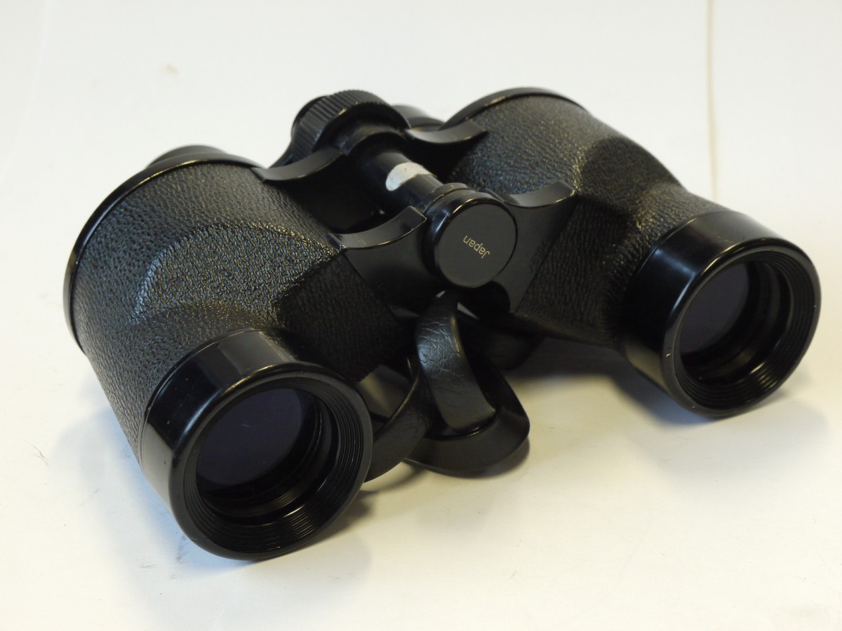 mwclassiccameras-20241101-153 Canon 8x30 (75 Degrees) Prismatic Binoculars + Caps , strap & case