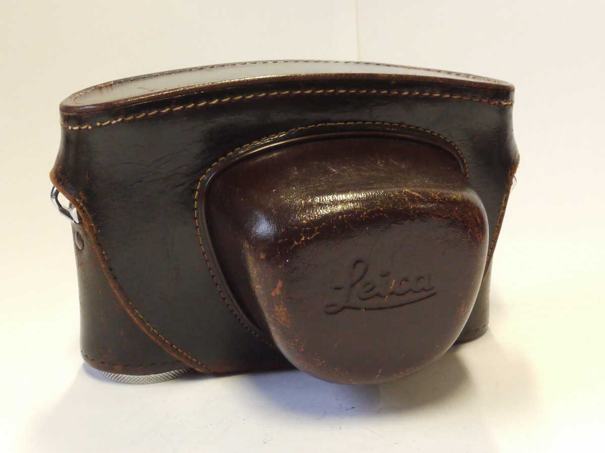 mwclassiccameras-20241108-172 Leica M3/M2 brown leather ER case with neck strap. Has long nose front & small tripod mount
