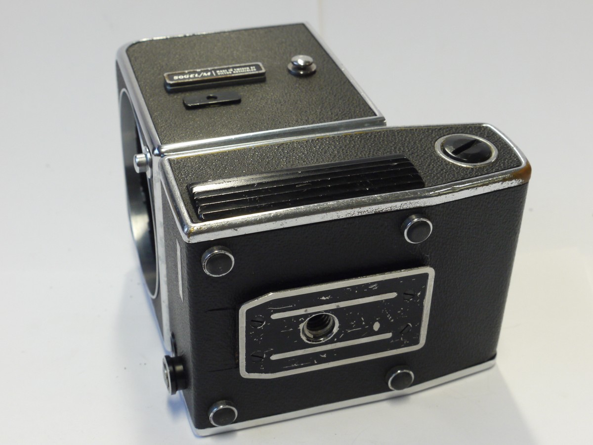 mwclassiccameras-20241108-325 Hasselblad 500EL/M Body, Chrome trim (No.UTE31336) c1976 + Two Rechargeable Batteries