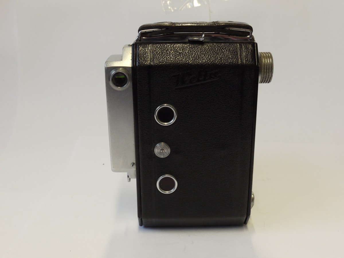 mwclassiccameras-20241108-37 Welta Weltur 6x4.5 folding coupled rangefinder camera with Schneider 7.5cm f2.9 Radionar uncoated lens in Compur shutter + Werlta ER case
