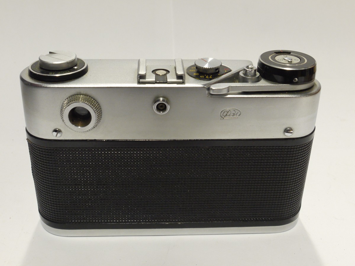 mwclassiccameras-20241115-86 Fed 5B Leica Copy with Olympic Games Logo on the front + Fed 53mm f2.8 L39 RF coupled lens & makers brown ER case