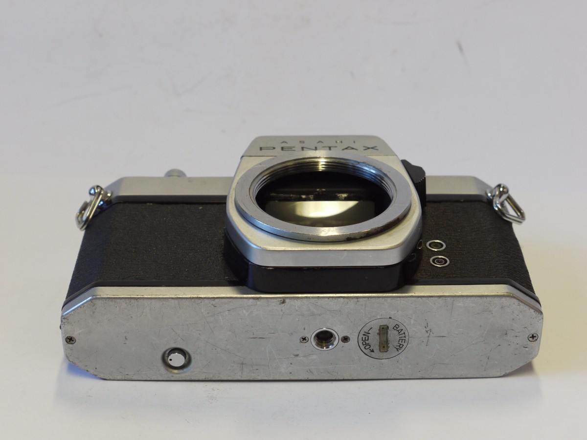 mwclassiccameras-20241129-16 Pentax SP1000 35mm SLR body, chrome, M42 screw mount