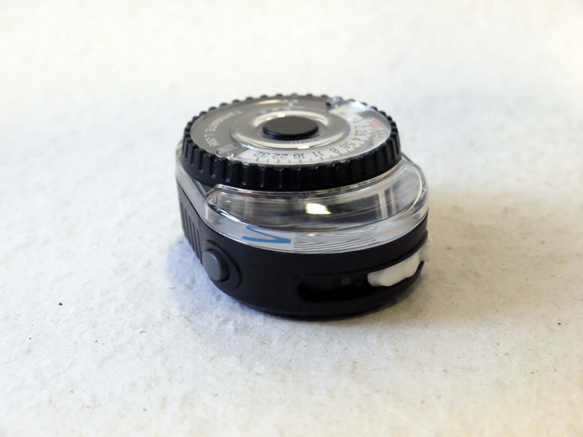 mwclassiccameras-20241206-201 Sekonic Twinmate L-208 CDS hand-held meter + strap, pouch case, instructions & Box