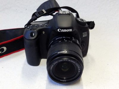 Canon EOS 60D 18MP DSLR + 18-55mm f3.5-5.6 IS II Zoom, with front cap & Neck Strap