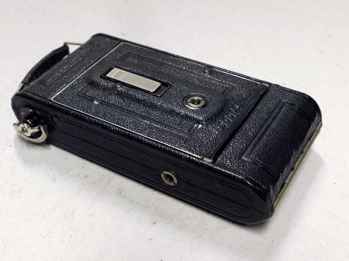 mwclassiccameras-20241206-431 Zeiss Ikon Icarette 6x9 folding camera with Carl Zeiss Jena 10.5cm f4.5 Tessar uncoated lens in Compur shutter