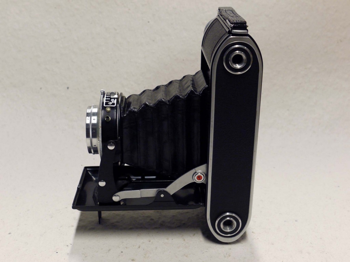 Voigtlander Bessa I 6×9/6×4.5 folding camera with 105mm f4.5