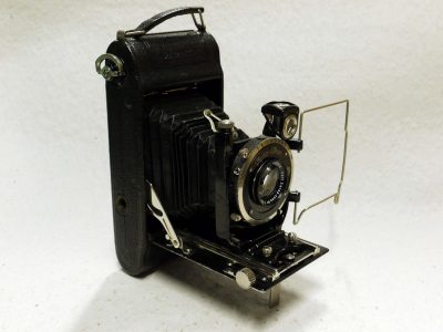 Zeiss Ikon Icarette 500/2 6x9 folding camera with Carl Zeiss Jena 10.5cm f4.5 Tessar uncoated lens in Compur shutter