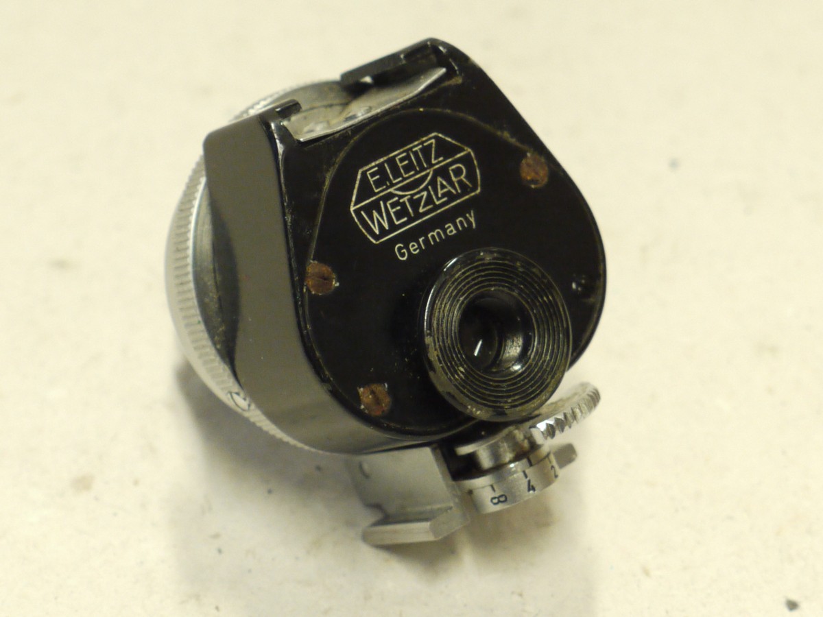 mwclassiccameras-20241213-111 Leitz Universal Mult-Finder, black & Chrome (VIOOH), for 35, 50, 85, 90 & 135mm