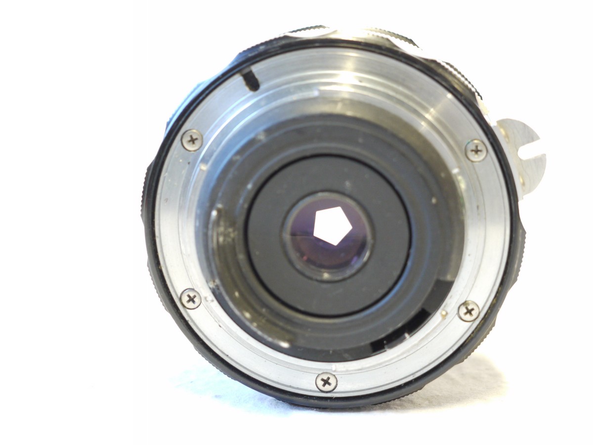 mwclassiccameras-20241219-59 Nikon 28mm f3.5 Nikkor-H black & chrome manual focus lens with scalloped focusing ring, in PRE-AI mount
