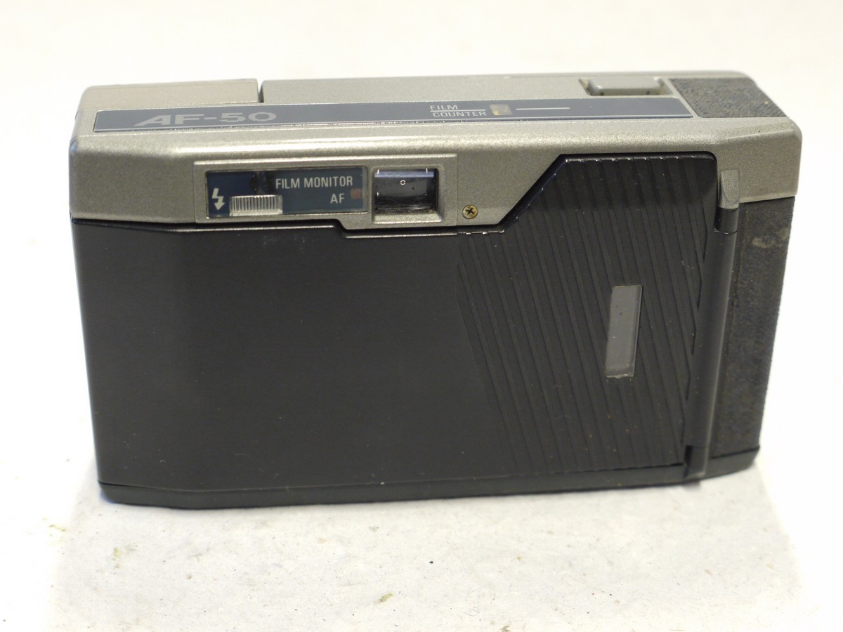 mwclassiccameras-20250103-137 Ricoh AF-50 35mm Compact Autofocus Point-&-Shoot camera with 35mm f3.5 Rikenon lens + Case
