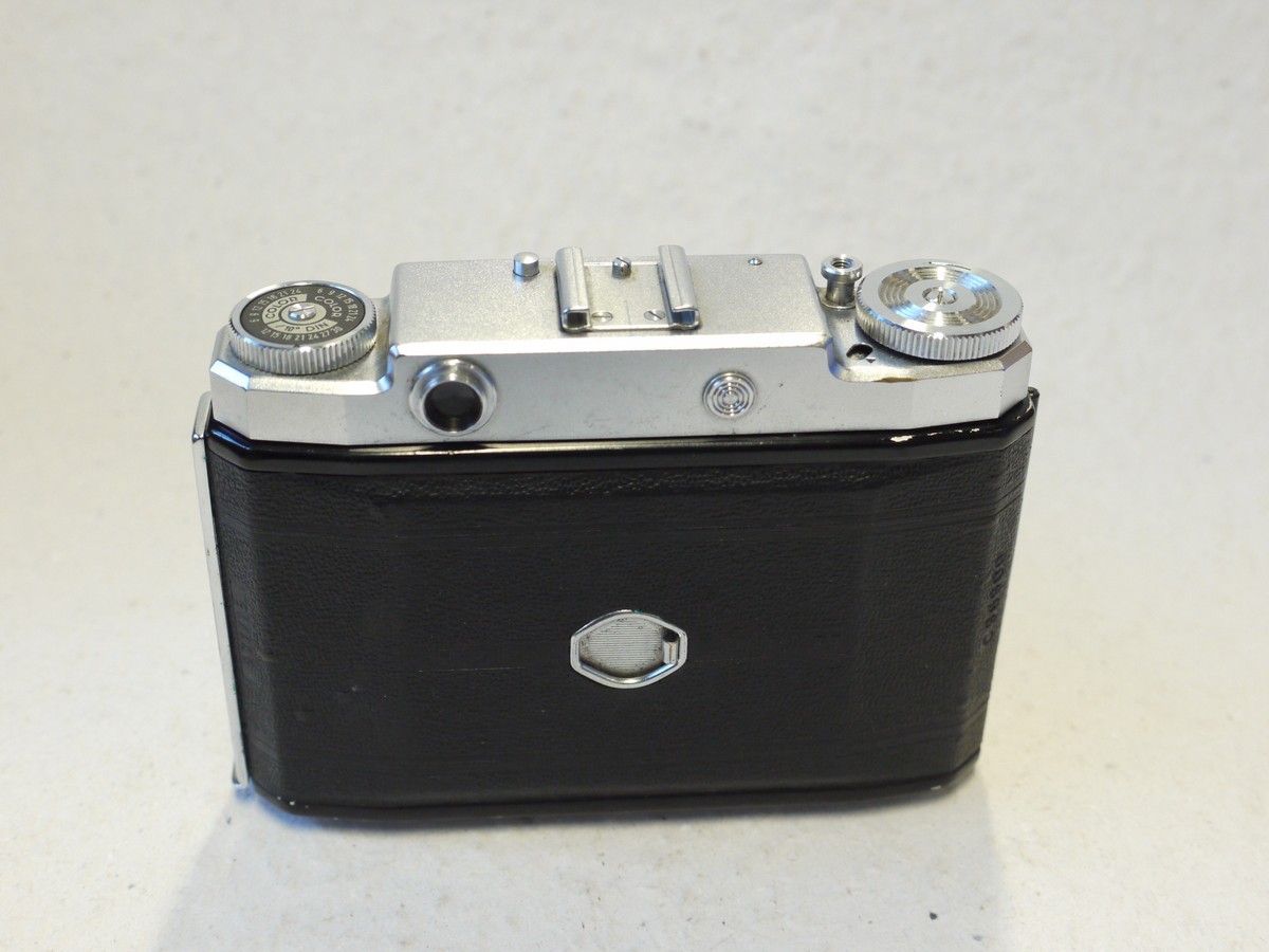 mwclassiccameras-20250103-16 Zeiss Ikon Super Ikonta III (531/16) 6x6 folding coupled rangefnder camera with Zeiss Opton 75mm f3.5 Tessar coated lens in Synchro Compur shutter