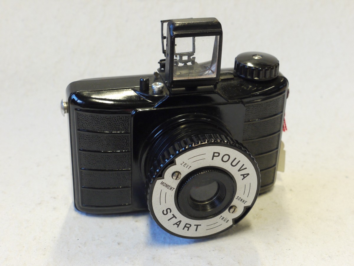 mwclassiccameras-20250110-161 Pouva Start 6x6 on 120 black Bakelite/patterned body camera with helical telescoping lens + brown ER case