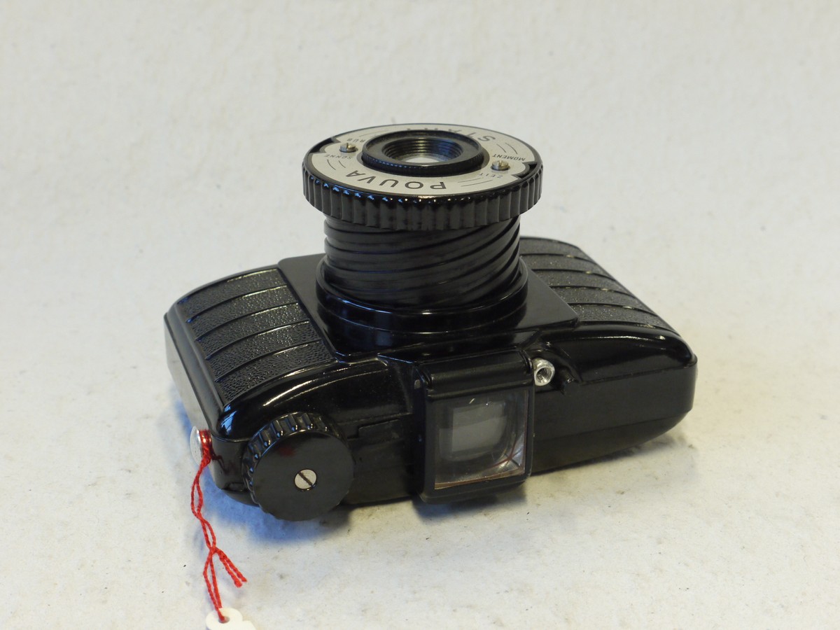 mwclassiccameras-20250110-163 Pouva Start 6x6 on 120 black Bakelite/patterned body camera with helical telescoping lens + brown ER case