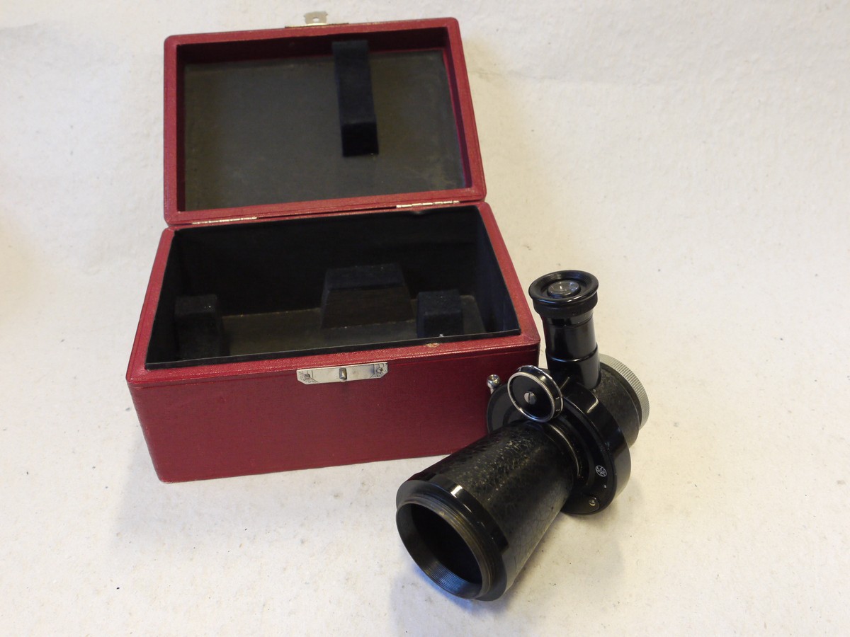 mwclassiccameras-20250110-180 Leitz Microscope Attachment MIKAS. Shutter, attachment/tube, eyepiece & makers Red box