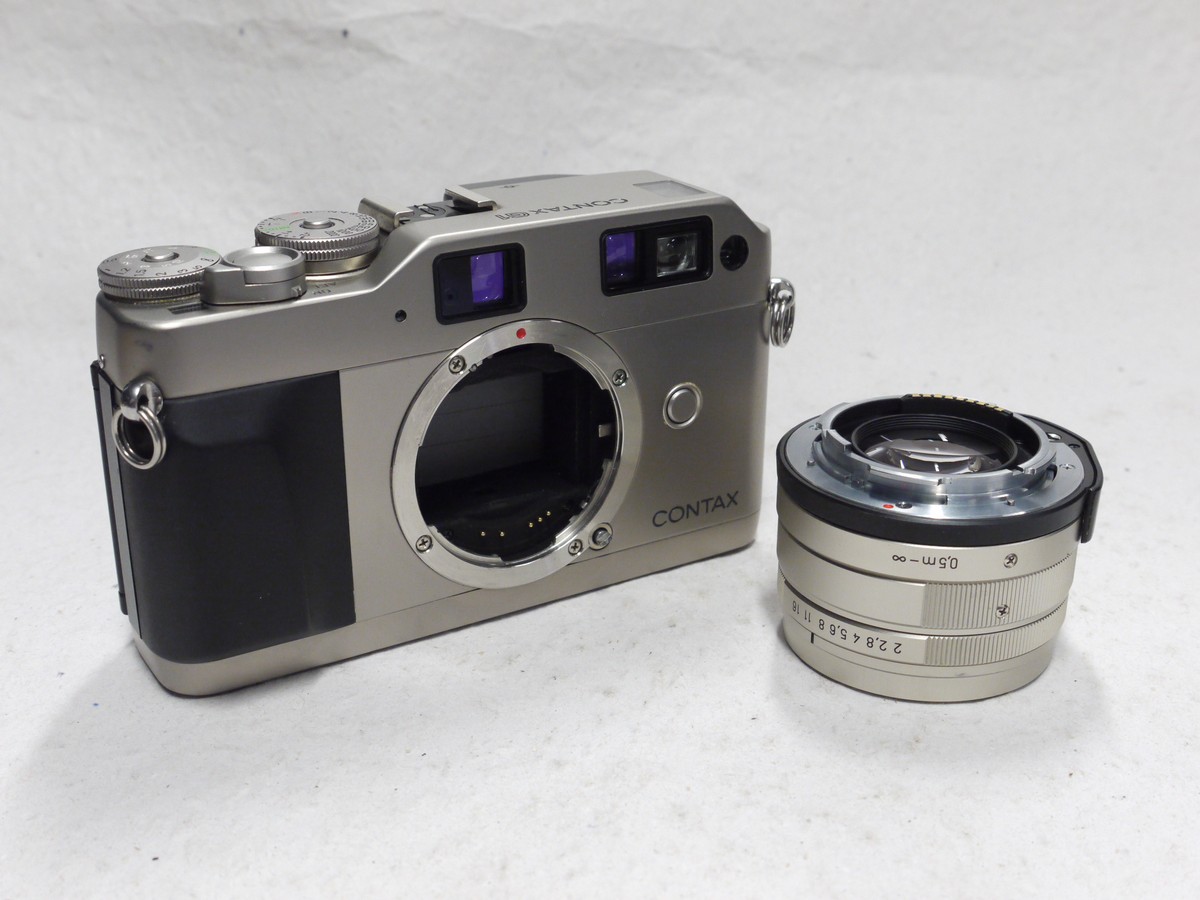 mwclassiccameras-20250110-244 Contax G1 35mm Autofocus, Motorised camera, Grey finish + 45mm f2 Planar T* interchangeable lens, with Contax front cap