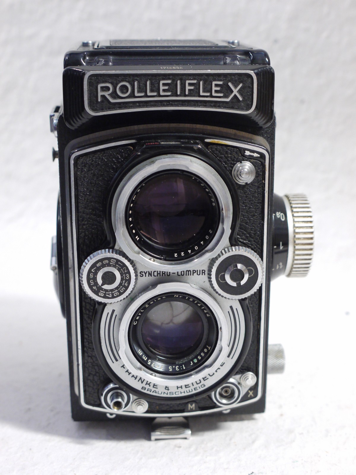 mwclassiccameras-20250124-136 Rolleiflex Standard MX Automat 6x6 TLR (No.1716996) with 75mm f3.5 Tessar coated lens in Synchro Compur shutter + Mirrored hinging front cap
