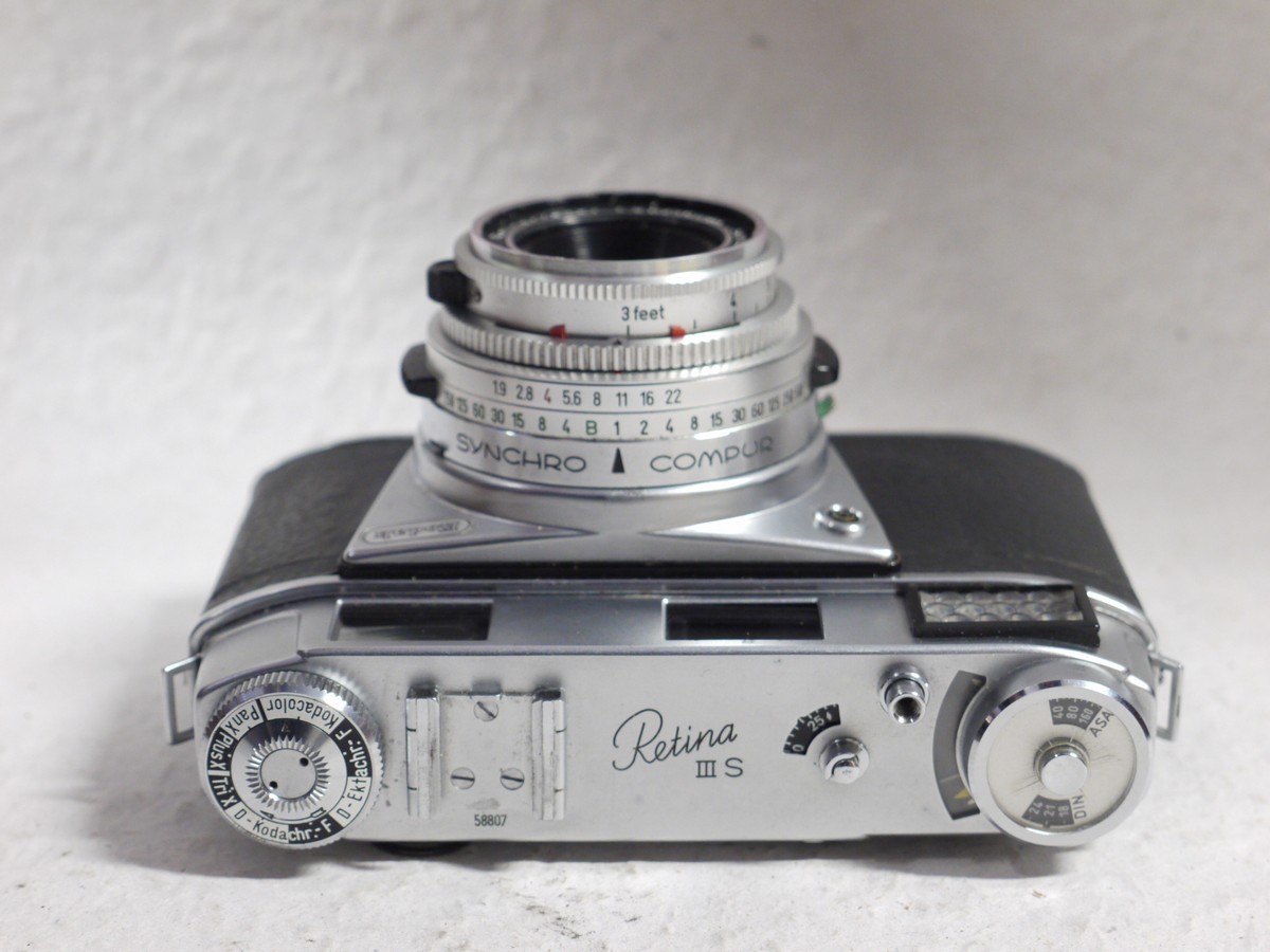 mwclassiccameras-20250124-186 Kodak Retina IIIS 35mm Selenium metered coupled rangefinder camera with 2 bright-line finder frames + Schneider 50mm f2.8 Xenar interchangeable Deckel mount lens, Kodak Yellow screw-in filter