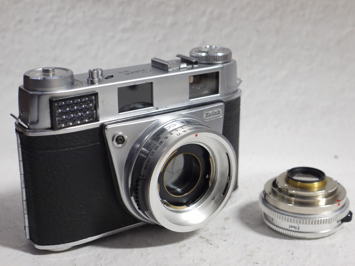 mwclassiccameras-20250124-188 Kodak Retina IIIS 35mm Selenium metered coupled rangefinder camera with 2 bright-line finder frames + Schneider 50mm f2.8 Xenar interchangeable Deckel mount lens, Kodak Yellow screw-in filter