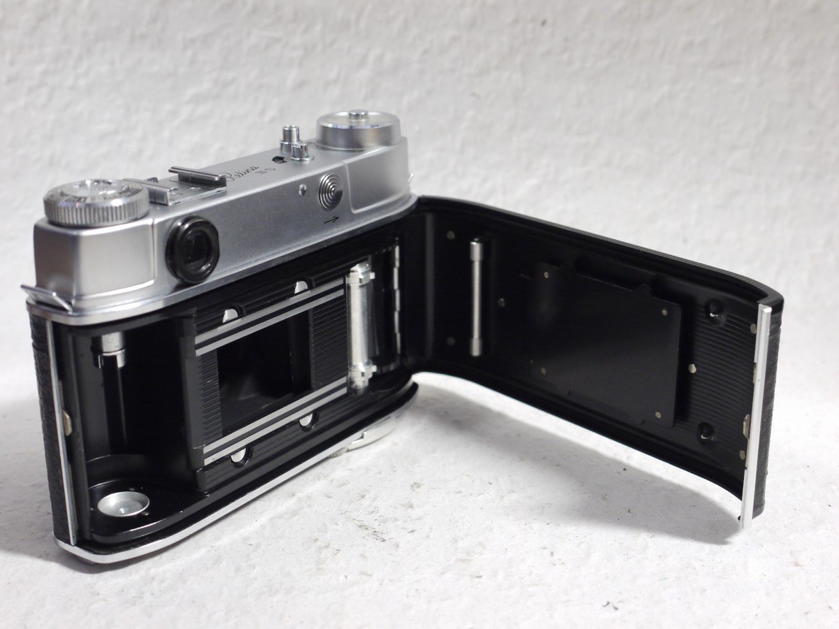 mwclassiccameras-20250124-189 Kodak Retina IIIS 35mm Selenium metered coupled rangefinder camera with 2 bright-line finder frames + Schneider 50mm f2.8 Xenar interchangeable Deckel mount lens, Kodak Yellow screw-in filter