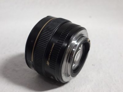 Canon EF 50mm f1.4 lens + MeFoto Lens Karma UV Protection les & front cap