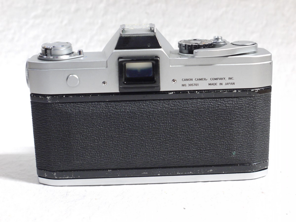 mwclassiccameras-20250124-3 Canon FT QL 35mm SLR, chrome + 50mm f1.8 FD mount lens