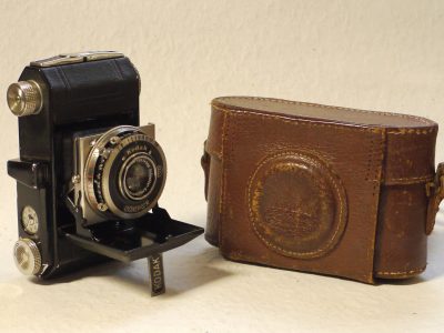 Kodak Retina I Type 119 35mm folding camera, black & nickel, with 5cm f3.5 Xenar lens in Compur shutter & Kodak ER case. Accessory shoe added to the base