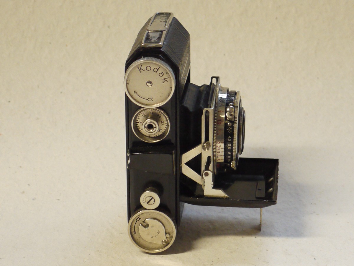 mwclassiccameras-20250131-131 Kodak Retina I Type 117 35mm folding camera, black & nickel, with 5cm f3.5 Xenar lens in Compur shutter. UNCOMMOPN 1st MODEL FOLDING RETINA CAMERA