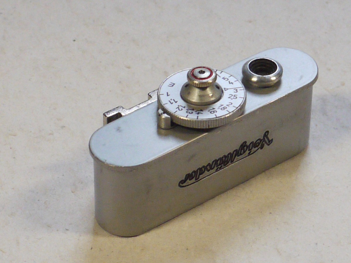 mwclassiccameras-20250131-188 Voigtlander Short Base Shoe-fitting rangefinder (93/1894), scale in metres. With makers Box