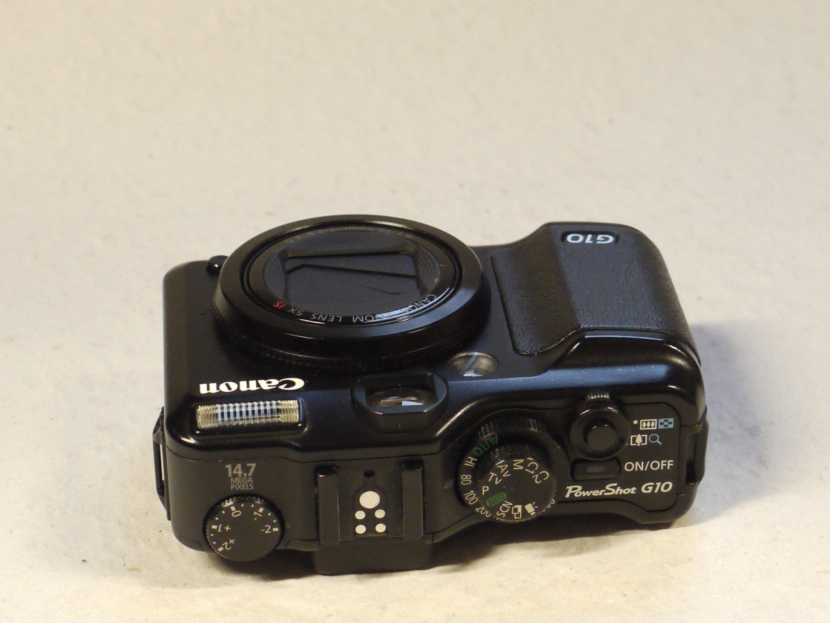 mwclassiccameras-20250131-249 Canon PowerShot G10 14.7MP Digital Compact camera with 6.1-30.5mm f2.8-4.5 IS 5X Optical zoom + Battery & Canon CB-2LZE Charger