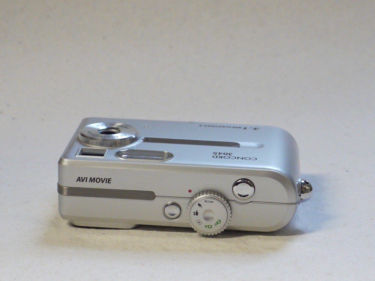 mwclassiccameras-20250131-99 Concord 3045 3.1MP Compact Digital camera with 8-47mm f2.8 4X Digital Zoom + strap, leads, instructions & Box