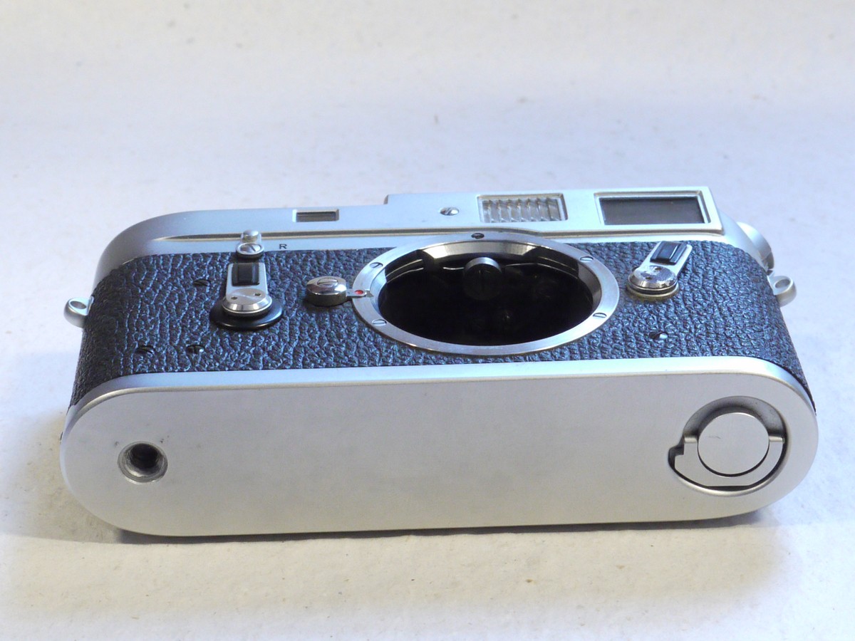 mwclassiccameras-20250207-18 Leica M4 chrome body (No.1272602)