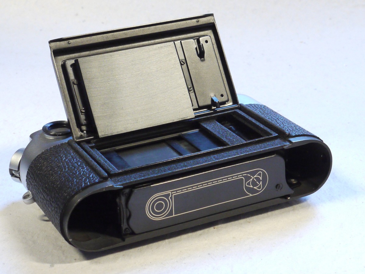 mwclassiccameras-20250207-19 Leica M4 chrome body (No.1272602)