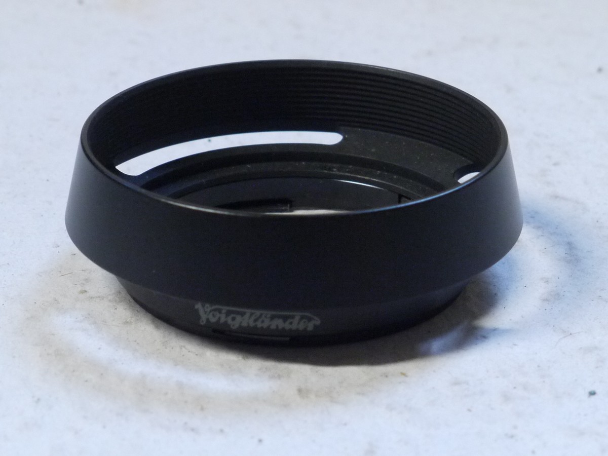 mwclassiccameras-20250214-161 Voigtlander LH-6 bayonet fitting metal lens hood with rangefinder cut-outs. Works with Zeiss 35mm f2.8 C Biogon & Zeiss 50mm f2 Planar, as well as Voigtlander 35mm f1.4 & 40mm f1.4 VM lenses