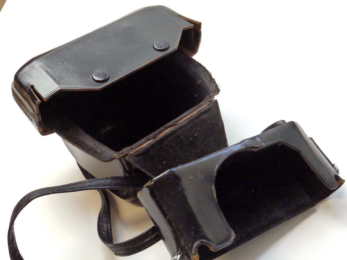 mwclassiccameras-20250221-151 Canon Black leather ER case for the Canon 7/7S, with strap & large front part for use with the Canon 50mm f0.95 Dream lens