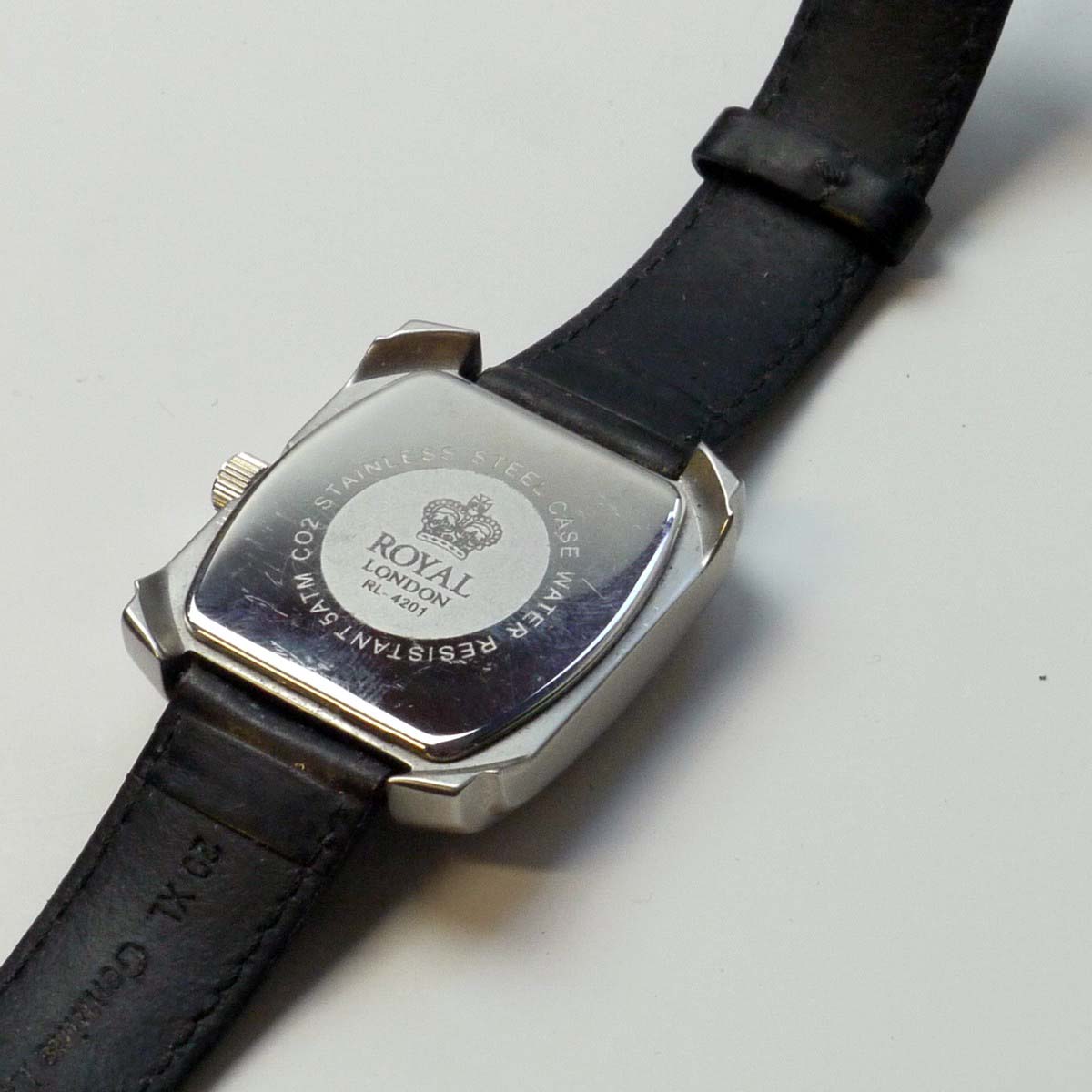 mwclassiccameras-20250221-161 Royal, London RL-4201 Mechanical Automatic Gents Wristwatch with Square White Dial & Bezel, Stainless Steel Case & Black leather strap